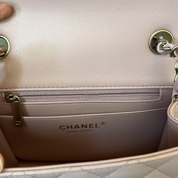 Chanel 22a Light Pink with Light Gold Hardware Square Mini Lambskin - Picture 12 of 17